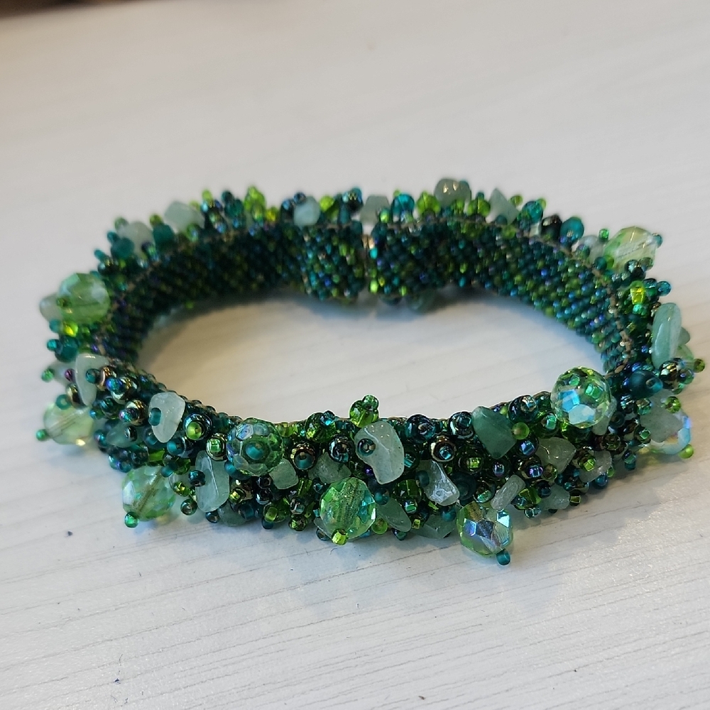 Green And Purple Beaded-Stones Bracelet With Magnetic Closure